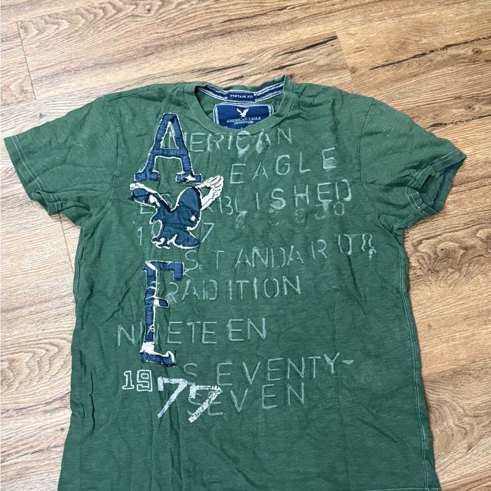 American Eagle Outfitters Green Short Sleeve Tee